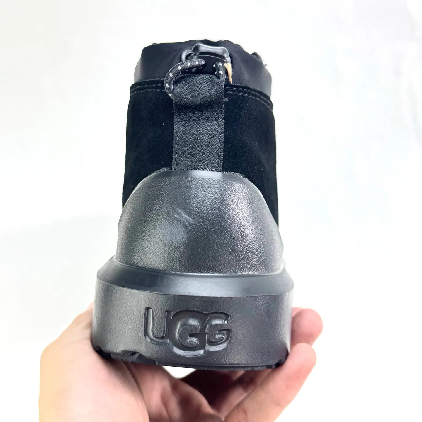 Local 💰600 [Wang Yibo's same style 3991UGG waterproof Tasman high top] The upper is made of high-mercerized cow suede, with fine texture and good gloss, non-currency cow suede! The outsole is made of a combination of injection molding and IP foam (referred to as the original sole). It requires multiple processes and high costs. It is lightweight and feels better on your feet. It is a one-piece, ready-made outsole that is not a currency! Sheep fur lining, warm and skin-friendly size: 35 36 37 38 39 40 41 42 43 44 45